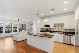 Photo #4: 7002091 Listing