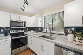 Photo #4: 7002298 Listing 