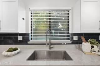 Photo #5: 7002298 Listing 