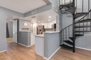 Photo #3: 7002676 Listing 