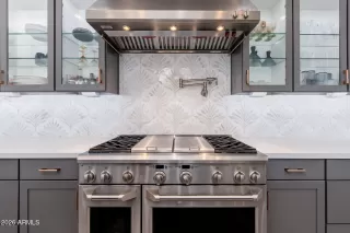 Photo #6: 7002945 Listing