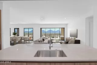 Photo #3: 7003296 Listing 