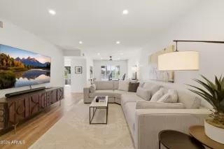 Photo #4: 7003668 Listing 