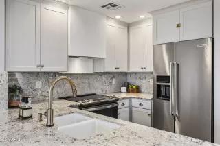 Photo #6: 7004269 Listing