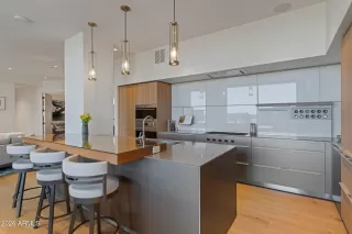 Photo #2: 7004283 Listing