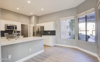 Photo #5: 7004659 Listing