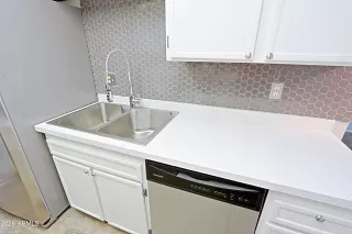 Photo #3: 7004868 Listing