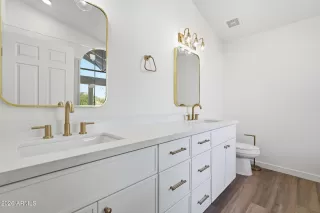 Photo #4: 7005206 Listing