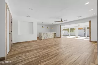 Photo #5: 7005866 Listing