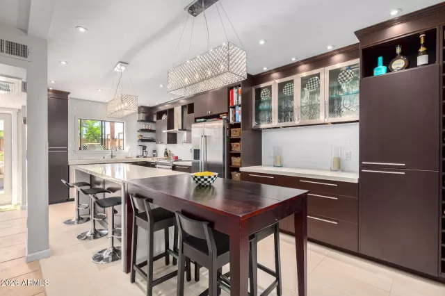 MLS: 7006045 Condo For Sale