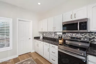 Photo #5: 7006280 Listing