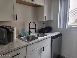 Photo #4: 7006688 Listing