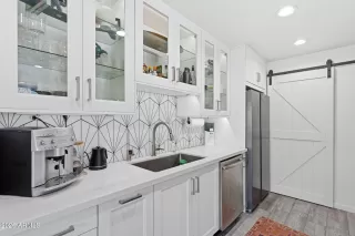 Photo #6: 7006739 Listing 