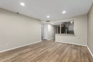 Photo #4: 7007767 Listing 