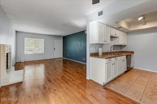 Photo #6: 7008099 Listing