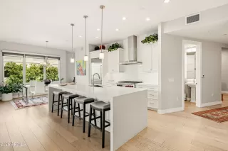 Photo #4: 7008346 Listing 