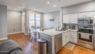 Photo #4: 7008860 Listing