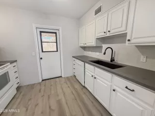 Photo #5: 7009059 Listing