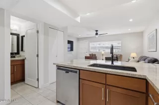 Photo #4: 7009119 Listing 