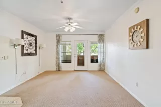 Photo #6: 7009189 Listing