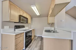 Photo #6: 7009199 Listing