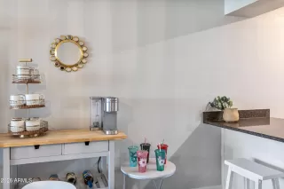 Photo #4: 7009398 Listing