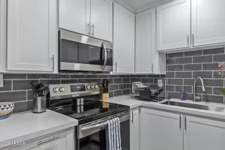 Photo #4: 7009893 Listing 