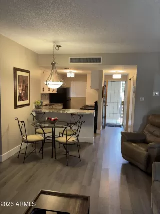 Photo #2: 7010169 Listing