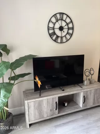 Photo #3: 7010169 Listing