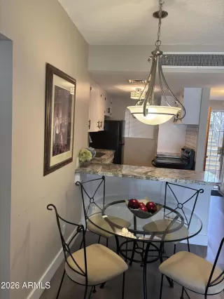 Photo #5: 7010169 Listing