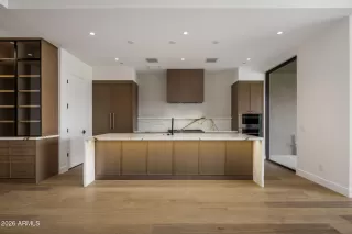 Photo #2: 7010621 Listing