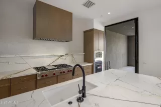 Photo #3: 7010621 Listing