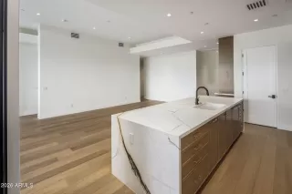 Photo #5: 7010621 Listing