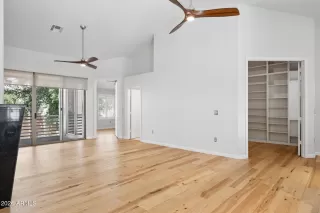 Photo #4: 7010750 Listing