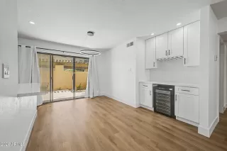 Photo #5: 7010779 Listing