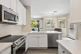 Photo #3: 7010785 Listing