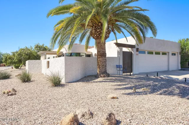 MLS: 7010868 Condo For Sale