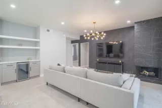 Photo #6: 7010940 Listing 