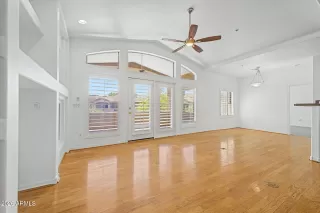 Photo #3: 7011190 Listing