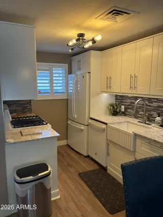 Photo #6: 7011230 Listing