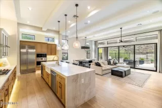 Photo #3: 7011715 Listing 