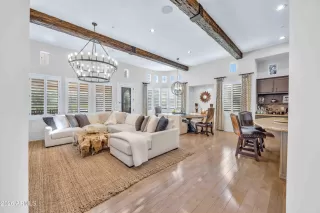 Photo #3: 7011793 Listing