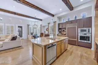 Photo #4: 7011793 Listing