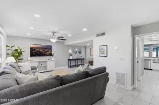 Photo #4: 7011880 Listing