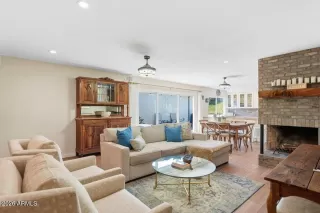 Photo #5: 7011912 Listing