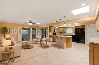 Photo #5: 7011971 Listing