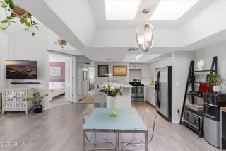 Photo #5: 7012085 Listing 