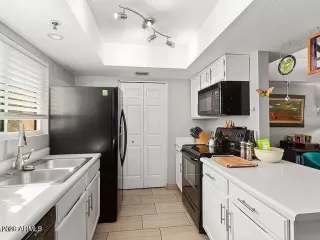 Photo #5: 7012389 Listing 