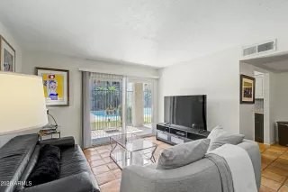 Photo #4: 7012391 Listing