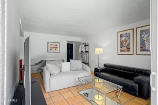 Photo #5: 7012391 Listing